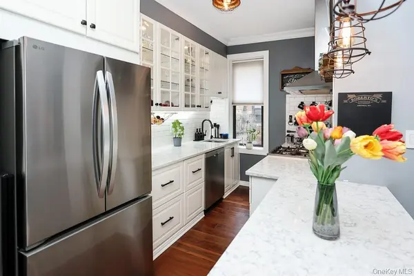 24-65 38th ST #10C, Astoria, NY 11103