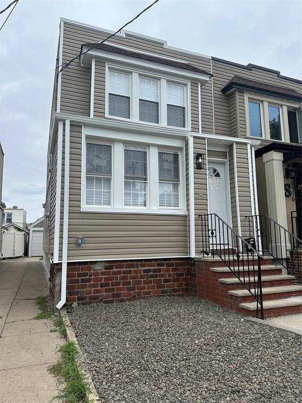 6918 69th ST, Ridgewood, NY 11385