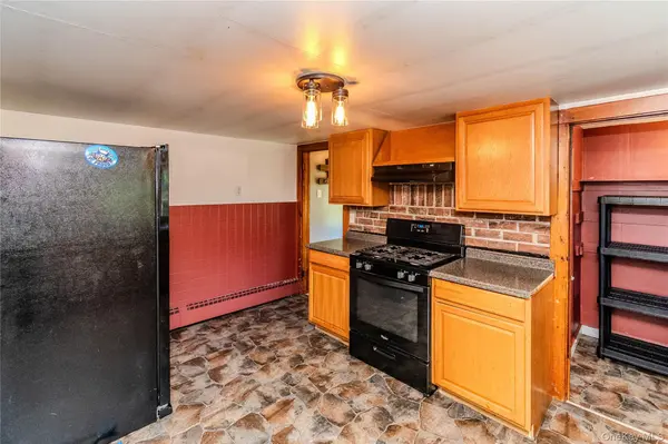 876 St Rte 52 #876, Walden, NY 12586