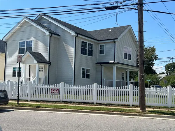403 S Bayview AVE, Freeport, NY 11520