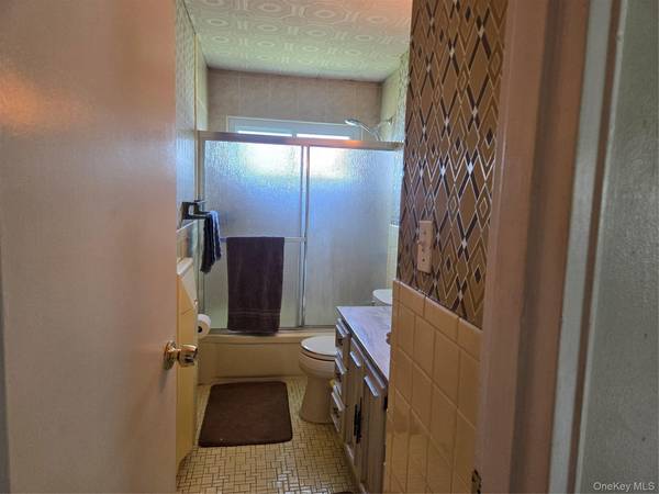 769 Iris PL, West Hempstead, NY 11552