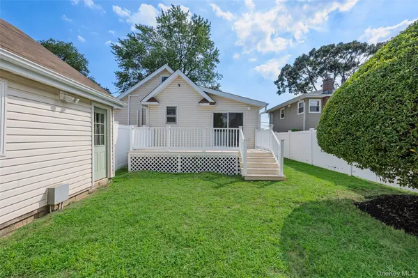 31 Cherry AVE, Bethpage, NY 11714