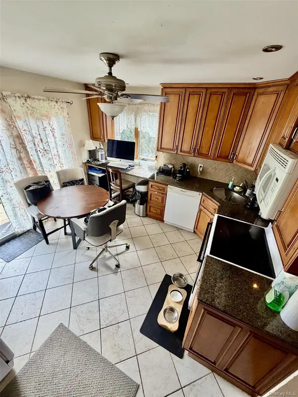 998 Bowling Green DR, Westbury, NY 11590