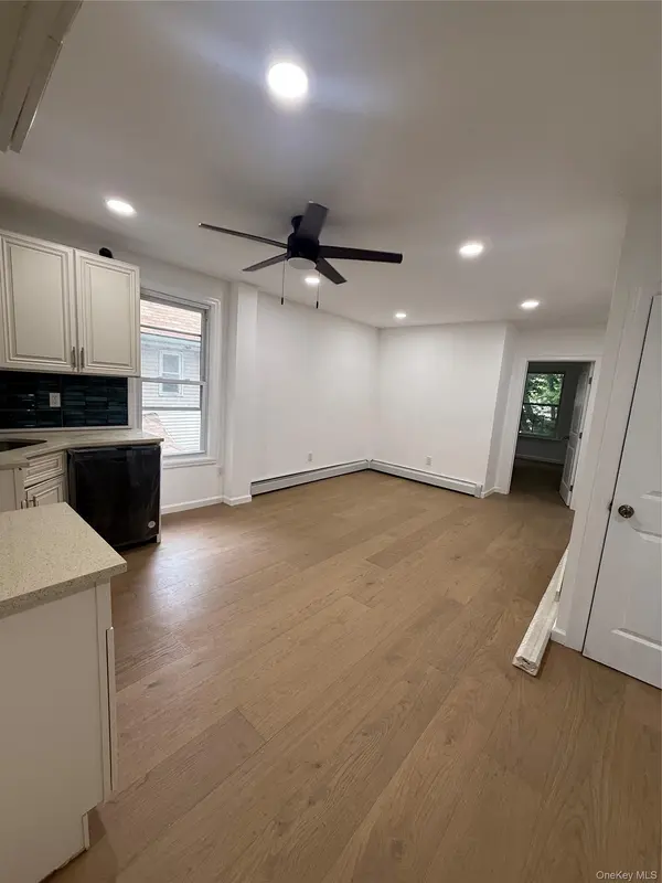 8554 106th ST, Richmond Hill, NY 11418