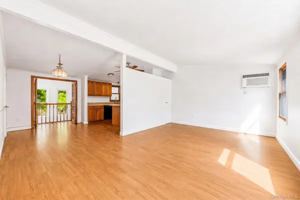 2356 Walnut AVE, Ronkonkoma, NY 11779