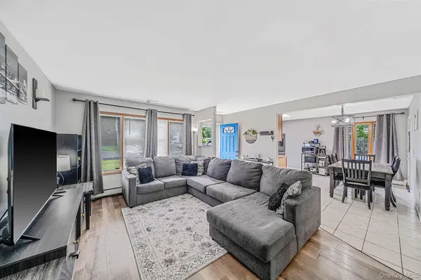43 Wavecrest DR, Mastic Beach, NY 11951