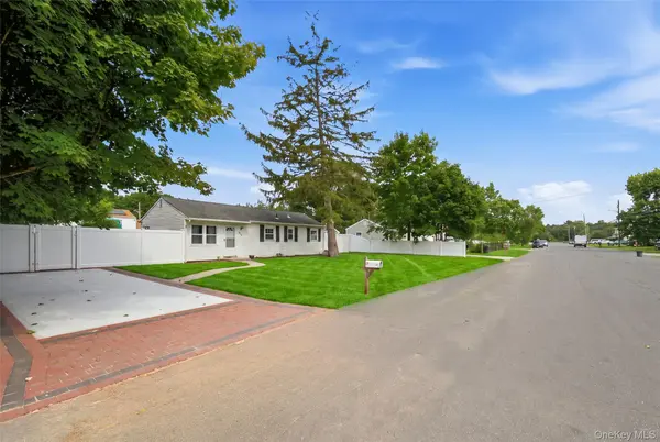710 Bourdois AVE, Bellport, NY 11713
