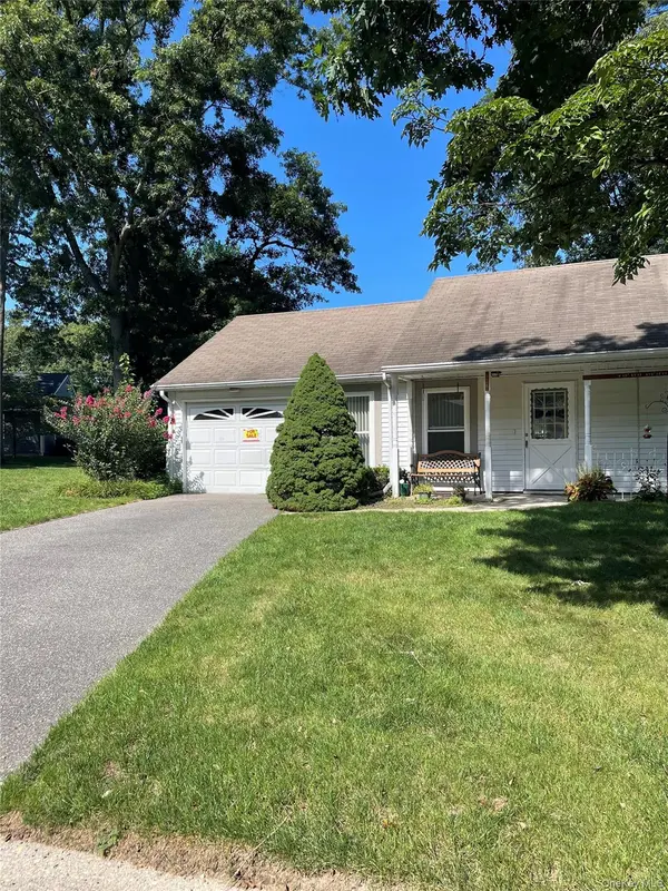 152A Laurance LN #A, Ridge, NY 11961