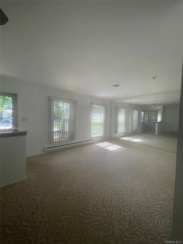 152A Laurance LN #A, Ridge, NY 11961