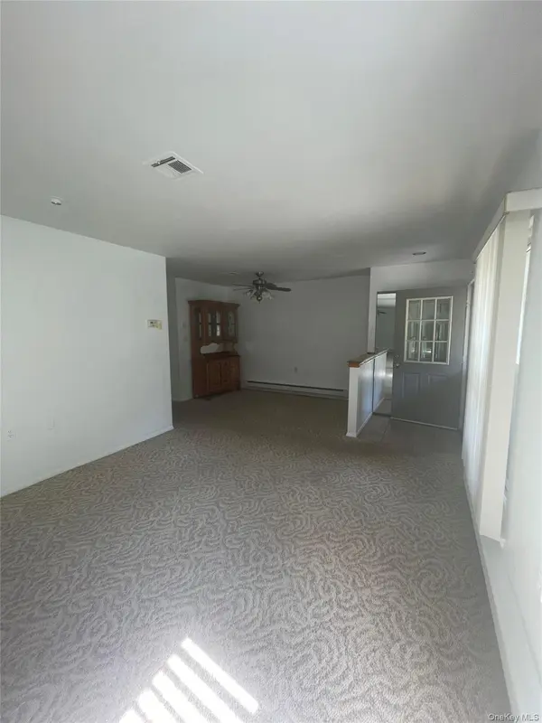 152A Laurance LN #A, Ridge, NY 11961