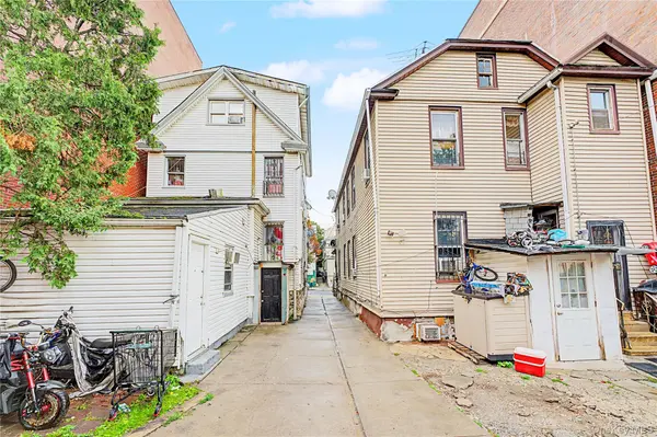 3723 111 ST, Corona, NY 11368