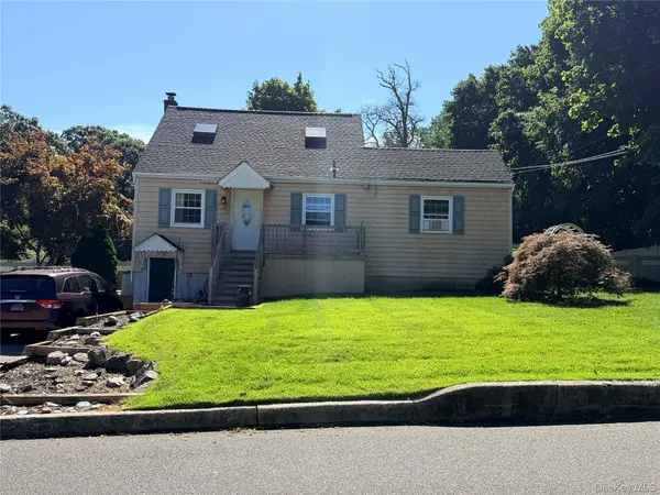 67 Rosewood RD, Kings Park, NY 11754