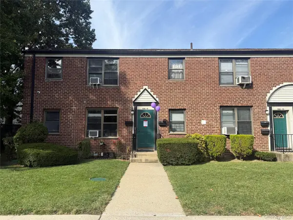 196-11 69th AVE #2nd fl, Fresh Meadows, NY 11365