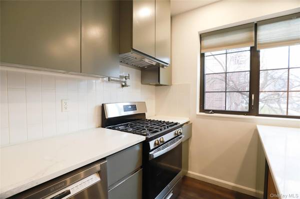 36-20 190TH ST, Flushing, NY 11358