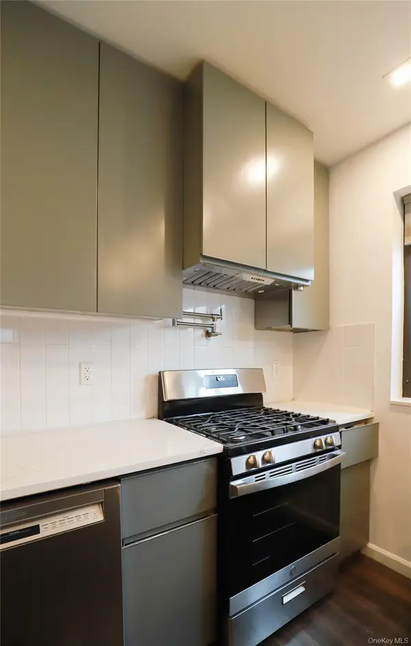 36-20 190TH ST, Flushing, NY 11358