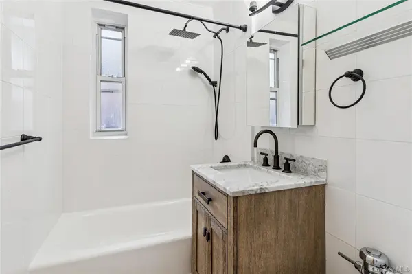 72-10 112th ST #5B, Forest Hills, NY 11375