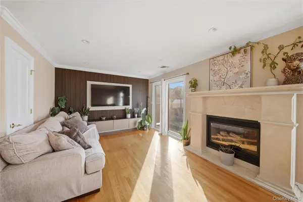 141-16 11th AVE, Malba, NY 11357