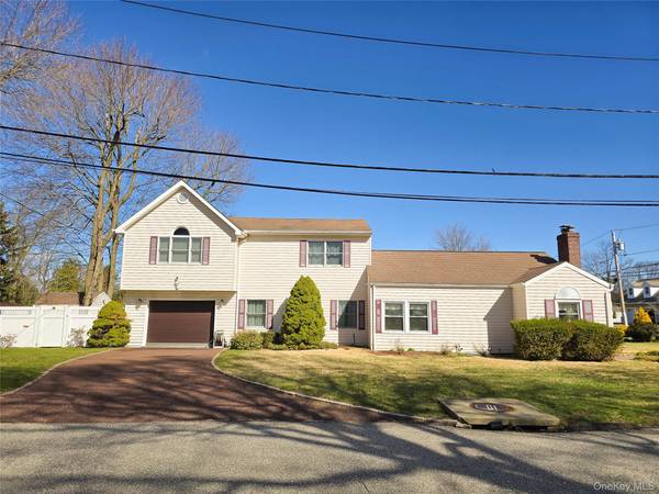 43 Fort Hill RD, Huntington, NY 11743
