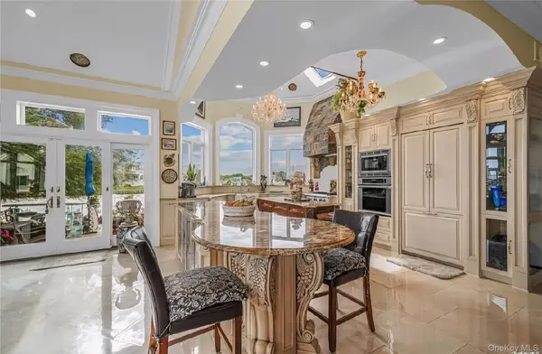 238 W Islip RD, West Islip, NY 11795