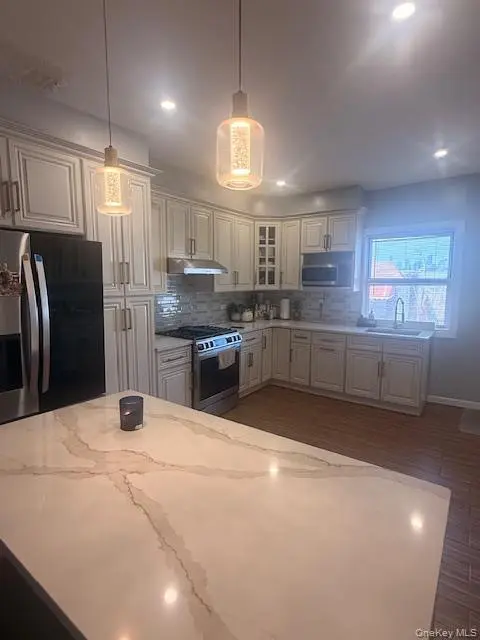 52-30 62nd ST, Maspeth, NY 11378