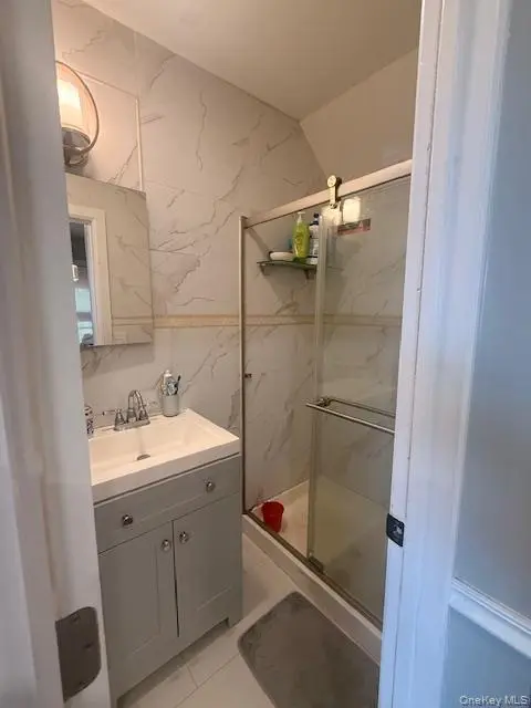 52-30 62nd ST, Maspeth, NY 11378