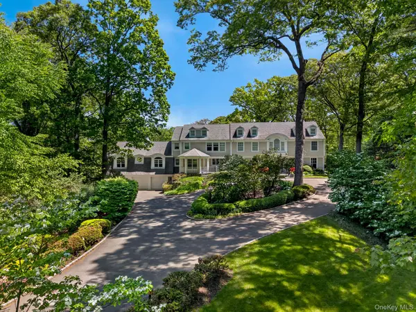 10 Redmond LN, Oyster Bay, NY 11771