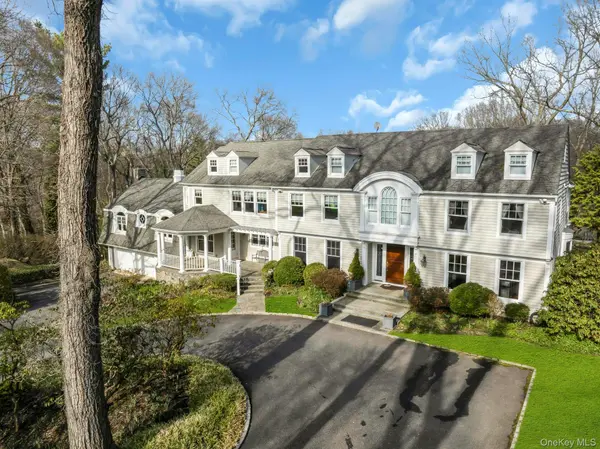 10 Redmond LN, Oyster Bay, NY 11771