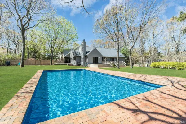 3 Quail RUN, Hampton Bays, NY 11946