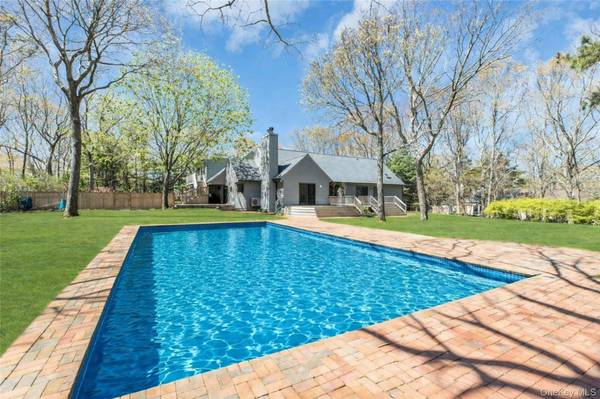3 Quail RUN, Hampton Bays, NY 11946