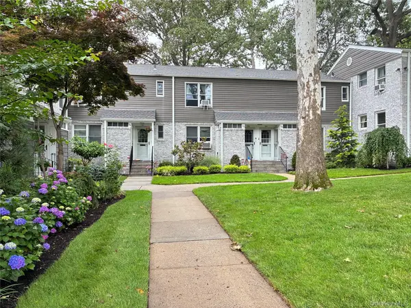 77 Glen Keith RD #77L, Glen Cove, NY 11542