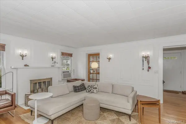 4311 Westmoreland ST, Little Neck, NY 11363