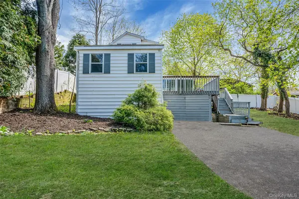 93 Maple RD, Kings Park, NY 11754