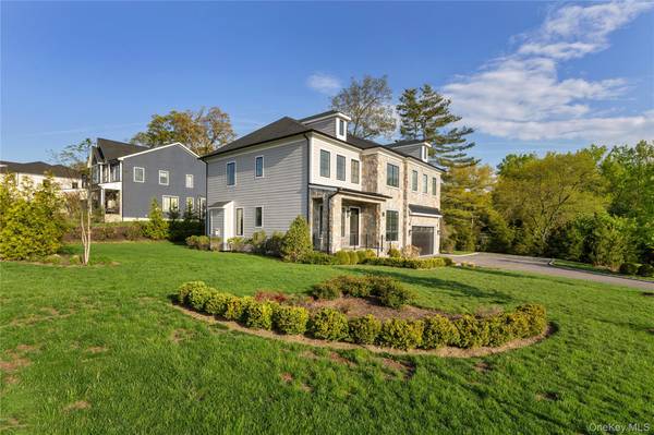 1 Sequoia CIR, Manhasset, NY 11030