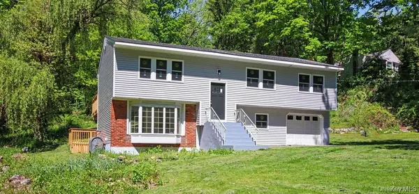 19 Englewood TER, Mahopac, NY 10541