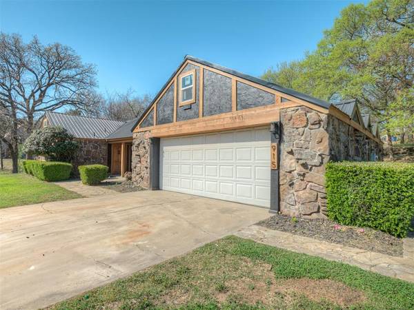 915 Hidden Lake DR, Seminole, OK 74868