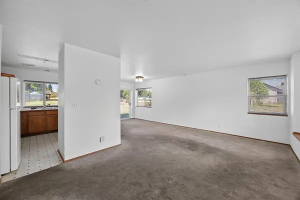 1517 E Third St, Deer Park, WA 99006