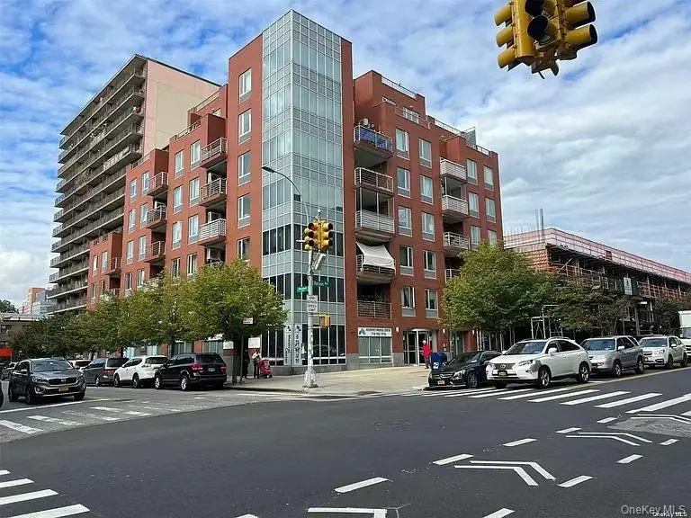 38-30 Parsons BLVD #PHC, Flushing, NY 11354