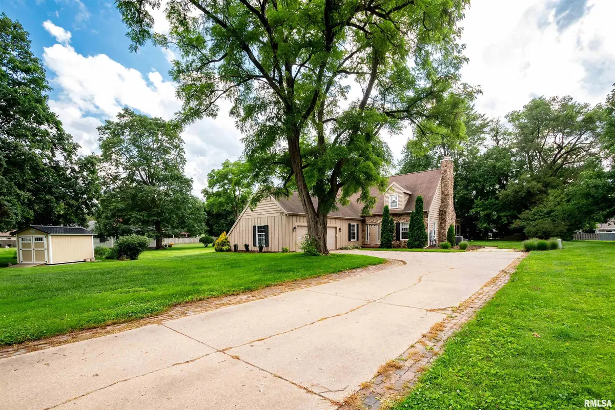 6729 N Mount Hawley RD, Peoria, IL 61614