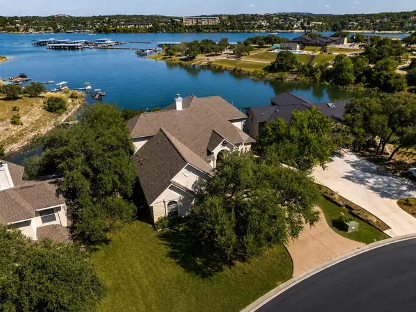 343 Venture BLVD S, Point Venture, TX 78645