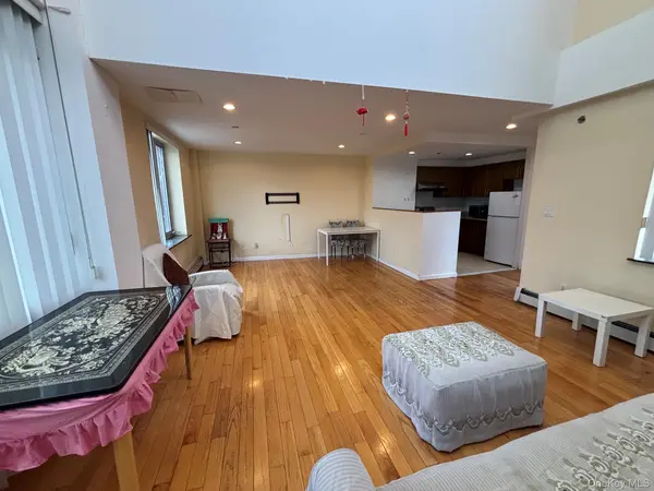 38-30 Parsons BLVD #PHC, Flushing, NY 11354