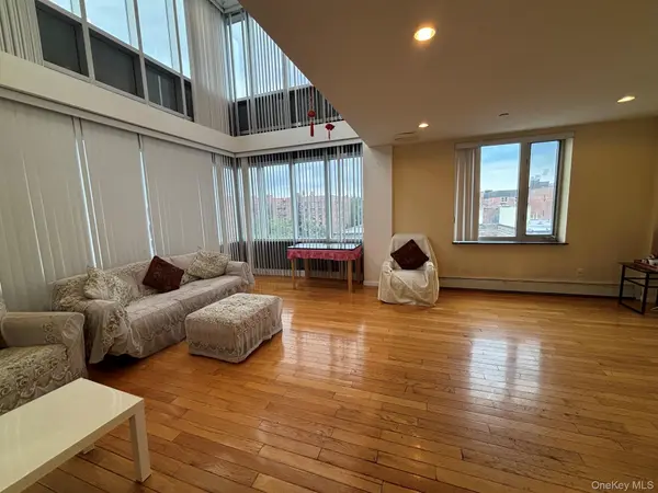 38-30 Parsons BLVD #PHC, Flushing, NY 11354
