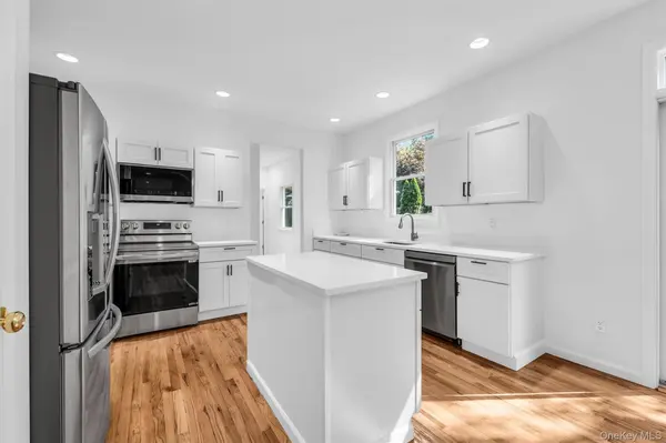1871 Edwards AVE, Baiting Hollow, NY 11933