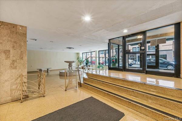 99-35 59th AVE #4k, Corona, NY 11368