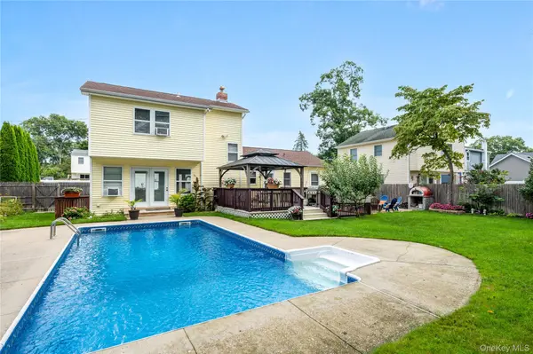 16 12th ST, Ronkonkoma, NY 11779