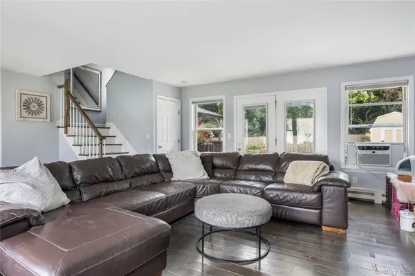 16 12th ST, Ronkonkoma, NY 11779