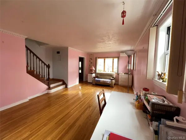 6152 149th ST, Flushing, NY 11367