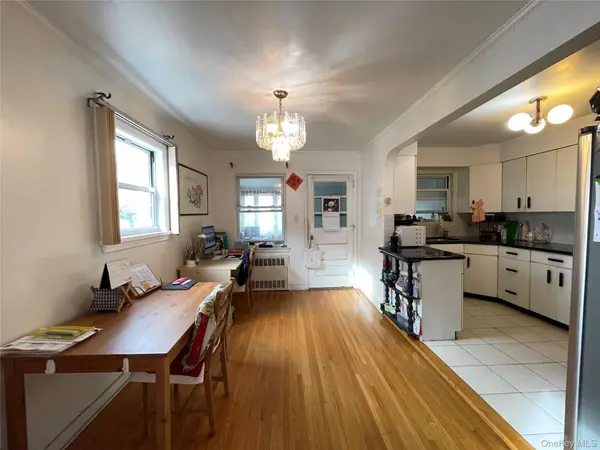 6152 149th ST, Flushing, NY 11367
