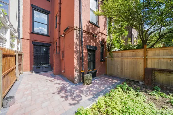 230 W 137th ST, New York (manhattan), NY 10030