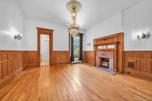 230 W 137th ST, New York (manhattan), NY 10030