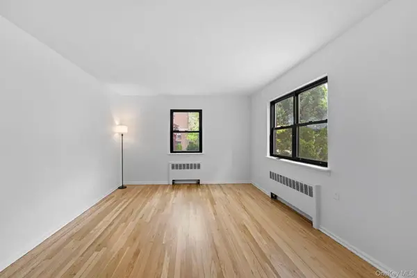 7632 Springfield BLVD #143A, Oakland Gardens, NY 11364